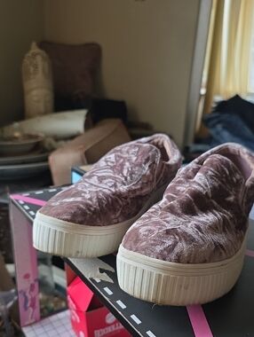 Fabletics Mauve Velvet Slip-On Platform Sneakers